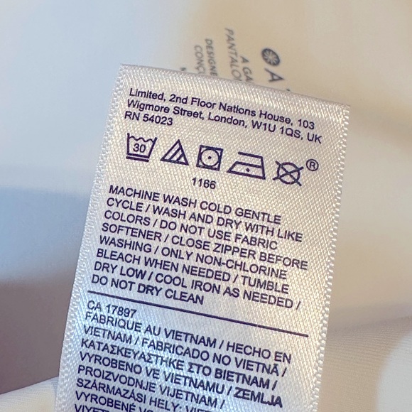 ATHLETA - NWOT -A Game 2 In 1 Crop In White. Size XL - Picture 14 of 15